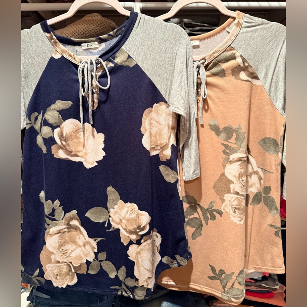 Egs 3/4 sleeve floral tops lot of 2